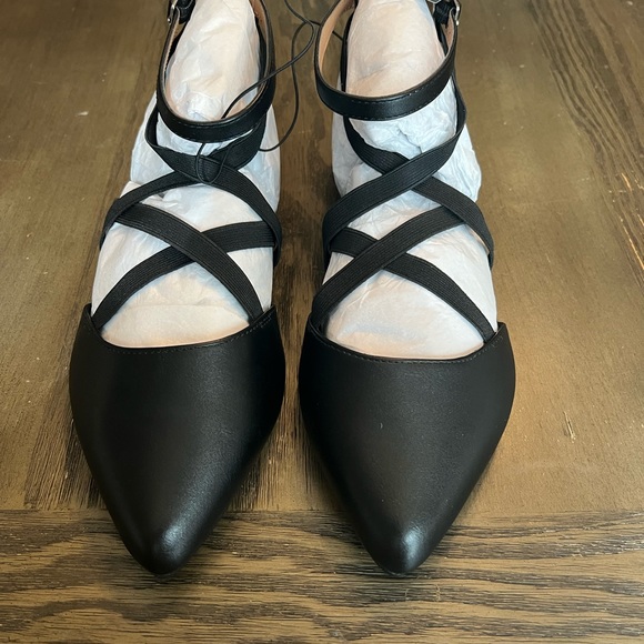 ✨Torrid Faux Leather Flats - Picture 4 of 8